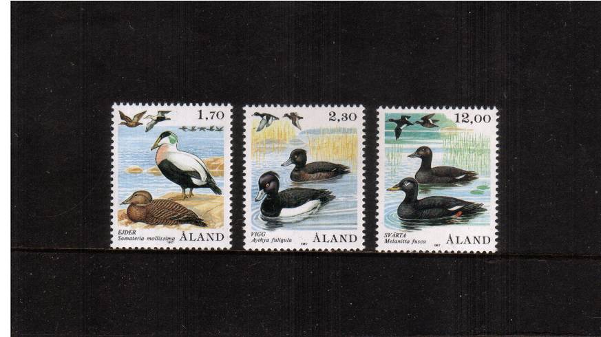 Birds set of three<br/>
Superb unmounted mint