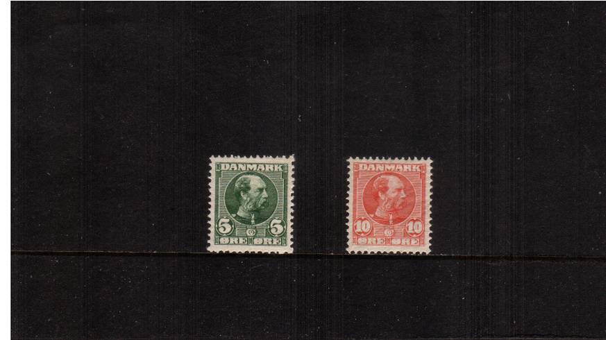 King Christian IX - Clear background of crossed lines
<br/>A superb unmounted mint set of two.