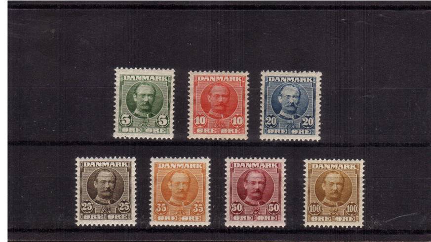 The King Frederik VIII complete set of seven all superb unmounted mint.<br/>A stunning fine and fresh set!
